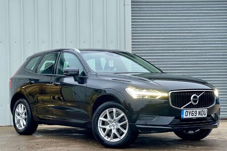 Volvo XC60 2.0 B4 MHEV Momentum SUV 5dr Diesel Hybrid Auto AWD Euro 6 (s/s) (197 ps)