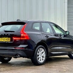 Volvo XC60 2.0 B4 MHEV Momentum SUV 5dr Diesel Hybrid Auto AWD Euro 6 (s/s) (197 ps) 7