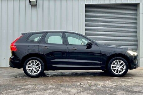 Volvo XC60 2.0 B4 MHEV Momentum SUV 5dr Diesel Hybrid Auto AWD Euro 6 (s/s) (197 ps) 8