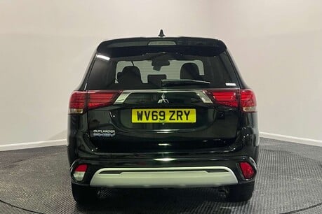 Mitsubishi Outlander 2.4h TwinMotor 13.8kWh Dynamic SUV 5dr Petrol Plug-in Hybrid CVT 4WD Euro 6 6