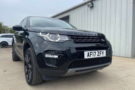 Land Rover Discovery Sport 2.0 Discovery Sport Black HSE TD4 Auto 4WD 5dr 9