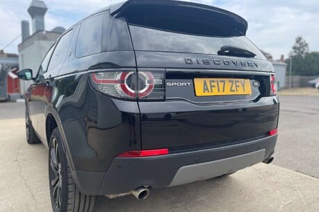 Land Rover Discovery Sport 2.0 Discovery Sport Black HSE TD4 Auto 4WD 5dr 10