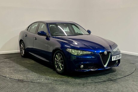 Alfa Romeo Giulia 2.2 TD Super Saloon 4dr Diesel Auto Euro 6 (s/s) (150 ps)