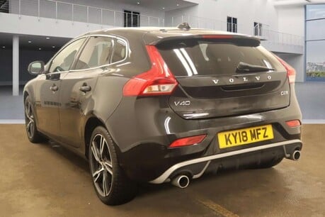 Volvo V40 2.0 D2 R-Design Pro Hatchback 5dr Diesel Manual Euro 6 (s/s) (120 ps) 3