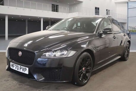 Jaguar XF 2.0d Chequered Flag Saloon 4dr Diesel Auto Euro 6 (s/s) (180 ps) 3