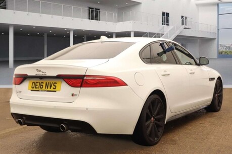 Jaguar XF 3.0d V6 S Saloon 4dr Diesel Auto Euro 6 (s/s) (300 ps) 5