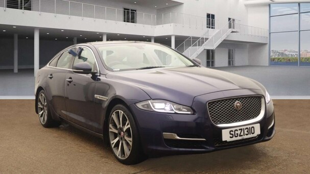 Jaguar XJ 3.0d V6 Portfolio Saloon 4dr Diesel Auto Euro 6 (s/s) (300 ps) Service History