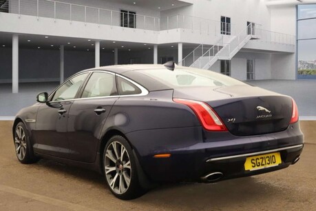 Jaguar XJ 3.0d V6 Portfolio Saloon 4dr Diesel Auto Euro 6 (s/s) (300 ps) 4