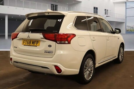 Mitsubishi Outlander 2.4h TwinMotor 13.8kWh 4h SUV 5dr Petrol Plug-in Hybrid CVT 4WD Euro 6 (s/s 5