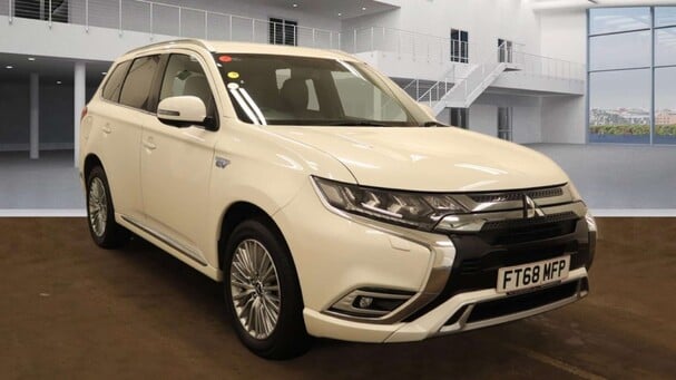 Mitsubishi Outlander 2.4h TwinMotor 13.8kWh 4h SUV 5dr Petrol Plug-in Hybrid CVT 4WD Euro 6 (s/s Service History