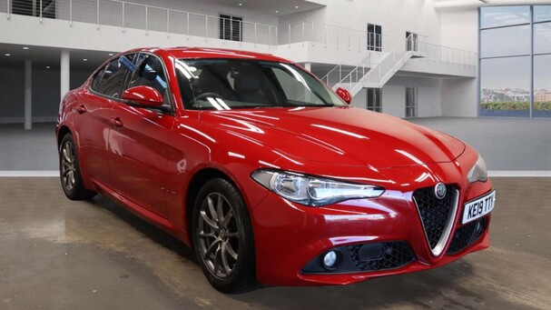 Alfa Romeo Giulia 2.2 TD Super Saloon 4dr Diesel Auto Euro 6 (s/s) (160 ps) Service History