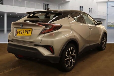 Toyota C-HR 1.8 VVT-h Dynamic SUV 5dr Petrol Hybrid CVT Euro 6 (s/s) (122 ps) 4