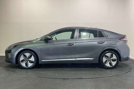 Hyundai IONIQ 1.6 h-GDi 1st Edition Hatchback 5dr Petrol Hybrid DCT Euro 6 (s/s) (141 ps) 4