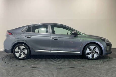 Hyundai IONIQ 1.6 h-GDi 1st Edition Hatchback 5dr Petrol Hybrid DCT Euro 6 (s/s) (141 ps) 8