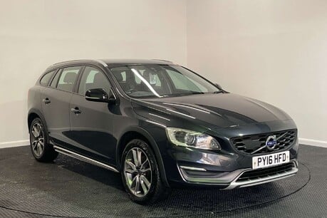 Volvo V60 2.4 D4 Lux Nav Estate 5dr Diesel Auto AWD Euro 6 (s/s) (190 ps) 1