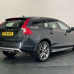 Volvo V60 2.4 D4 Lux Nav Estate 5dr Diesel Auto AWD Euro 6 (s/s) (190 ps) 7