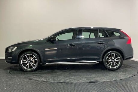 Volvo V60 2.4 D4 Lux Nav Estate 5dr Diesel Auto AWD Euro 6 (s/s) (190 ps) 6