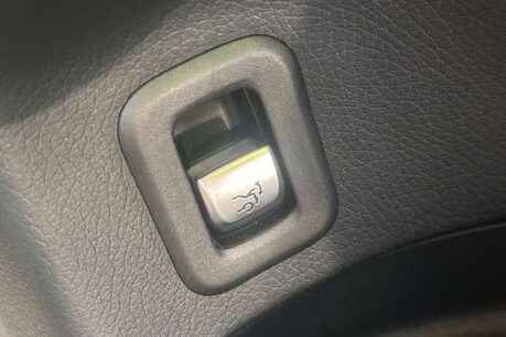 Mercedes-Benz GLC 2.1 GLC220d AMG Line (Premium Plus) SUV 5dr Diesel G-Tronic 4MATIC Euro 6 ( 14