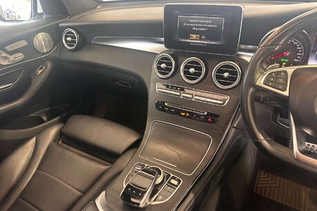 Mercedes-Benz GLC 2.1 GLC220d AMG Line (Premium Plus) SUV 5dr Diesel G-Tronic 4MATIC Euro 6 ( 28