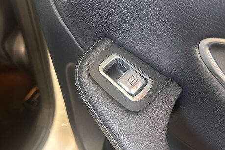 Mercedes-Benz GLC 2.1 GLC220d AMG Line (Premium Plus) SUV 5dr Diesel G-Tronic 4MATIC Euro 6 ( 46