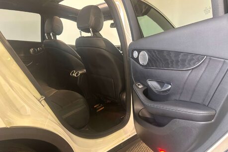 Mercedes-Benz GLC 2.1 GLC220d AMG Line (Premium Plus) SUV 5dr Diesel G-Tronic 4MATIC Euro 6 ( 44