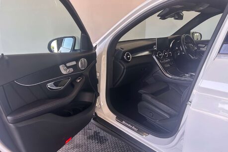 Mercedes-Benz GLC 2.1 GLC220d AMG Line (Premium Plus) SUV 5dr Diesel G-Tronic 4MATIC Euro 6 ( 56