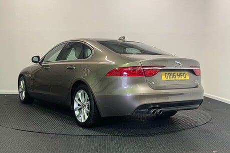 Jaguar XF 2.0d Portfolio Saloon 4dr Diesel Auto AWD Euro 6 (s/s) (180 ps) 5