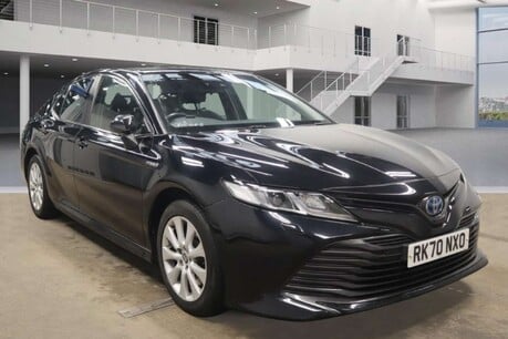 Toyota Camry 2.5 VVT-h Design Saloon 4dr Petrol Hybrid CVT Euro 6 (s/s) (218 ps) 1