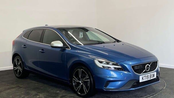 Volvo V40 2.0 D2 R-Design Edition Hatchback 5dr Diesel Auto Euro 6 (s/s) (120 ps) Service History