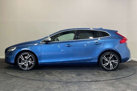 Volvo V40 2.0 D2 R-Design Edition Hatchback 5dr Diesel Auto Euro 6 (s/s) (120 ps) 4