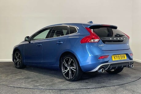 Volvo V40 2.0 D2 R-Design Edition Hatchback 5dr Diesel Auto Euro 6 (s/s) (120 ps) 5