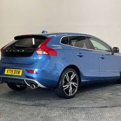 Volvo V40 2.0 D2 R-Design Edition Hatchback 5dr Diesel Auto Euro 6 (s/s) (120 ps) 7