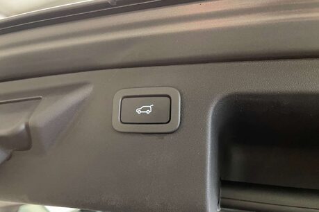 Land Rover Discovery Sport 2.0 TD4 SE Tech SUV 5dr Diesel Auto 4WD Euro 6 (s/s) (180 ps) 11