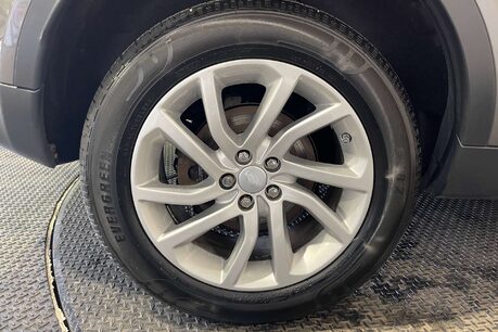 Land Rover Discovery Sport 2.0 TD4 SE Tech SUV 5dr Diesel Auto 4WD Euro 6 (s/s) (180 ps) 43