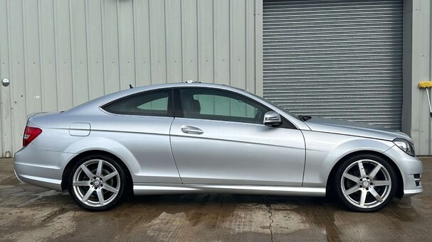 Mercedes-Benz C Class 2.1 C220 CDI AMG Sport Edition Coupe 2dr Diesel G-Tronic+ Euro 5 (s/s) (170 Service History