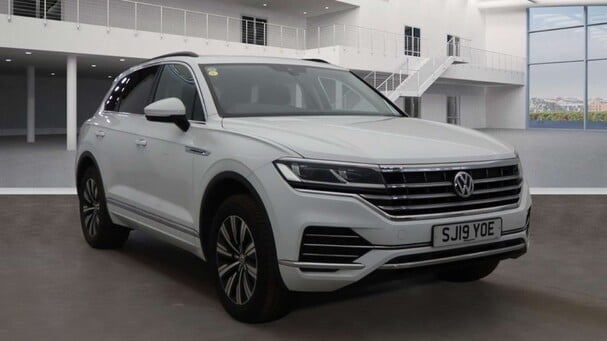 Volkswagen Touareg 3.0 TDI V6 SEL SUV 5dr Diesel Tiptronic 4Motion Euro 6 (s/s) (231 ps) Service History