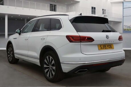 Volkswagen Touareg 3.0 TDI V6 SEL SUV 5dr Diesel Tiptronic 4Motion Euro 6 (s/s) (231 ps) 5