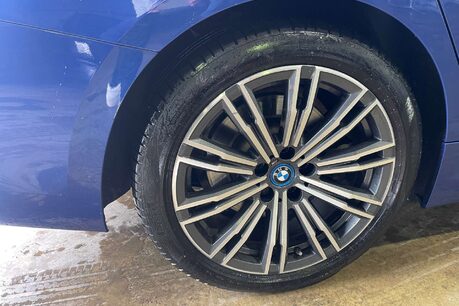 BMW 3 Series 2.0 330e 12kWh M Sport Touring 5dr Petrol Plug-in Hybrid Auto Euro 6 (s/s)  44