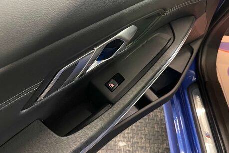 BMW 3 Series 2.0 330e 12kWh M Sport Touring 5dr Petrol Plug-in Hybrid Auto Euro 6 (s/s)  41