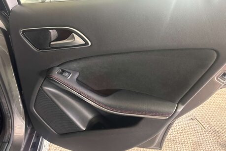 Mercedes-Benz GLA 1.6 GLA200 AMG Line (Premium Plus) SUV 5dr Petrol Manual Euro 6 (s/s) (156  43