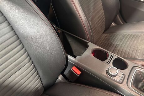 Mercedes-Benz GLA 1.6 GLA200 AMG Line (Premium Plus) SUV 5dr Petrol Manual Euro 6 (s/s) (156  40