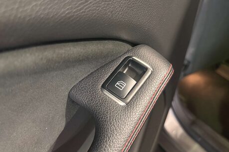 Mercedes-Benz GLA 1.6 GLA200 AMG Line (Premium Plus) SUV 5dr Petrol Manual Euro 6 (s/s) (156  52