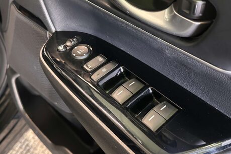 Honda CR-V 1.5 VTEC Turbo SR SUV 5dr Petrol CVT 4WD Euro 6 (193 ps) 11