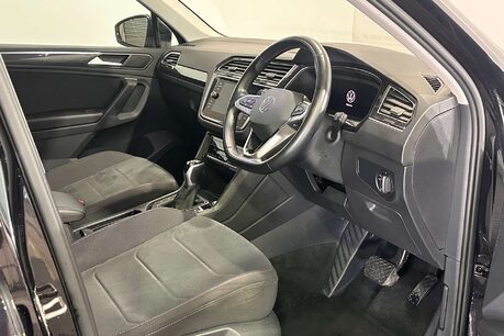 Volkswagen Tiguan 2.0 TDI Elegance SUV 5dr Diesel DSG Euro 6 (s/s) (150 ps) 9