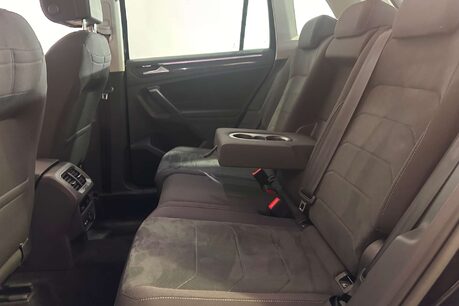 Volkswagen Tiguan 2.0 TDI Elegance SUV 5dr Diesel DSG Euro 6 (s/s) (150 ps) 53