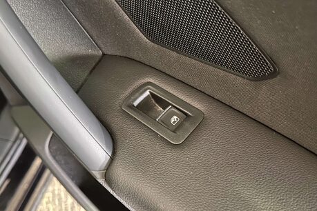 Volkswagen Tiguan 2.0 TDI Elegance SUV 5dr Diesel DSG Euro 6 (s/s) (150 ps) 41