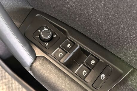Volkswagen Tiguan 2.0 TDI Elegance SUV 5dr Diesel DSG Euro 6 (s/s) (150 ps) 12
