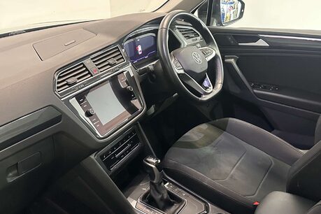 Volkswagen Tiguan 2.0 TDI Elegance SUV 5dr Diesel DSG Euro 6 (s/s) (150 ps) 58