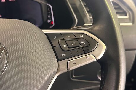 Volkswagen Tiguan 2.0 TDI Elegance SUV 5dr Diesel DSG Euro 6 (s/s) (150 ps) 18