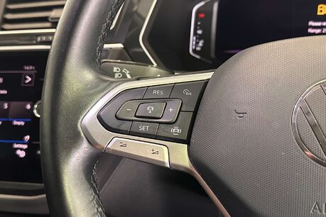 Volkswagen Tiguan 2.0 TDI Elegance SUV 5dr Diesel DSG Euro 6 (s/s) (150 ps) 19